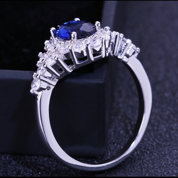 ✨Blue Sapphire Ring✨ - Picture 3 of 6